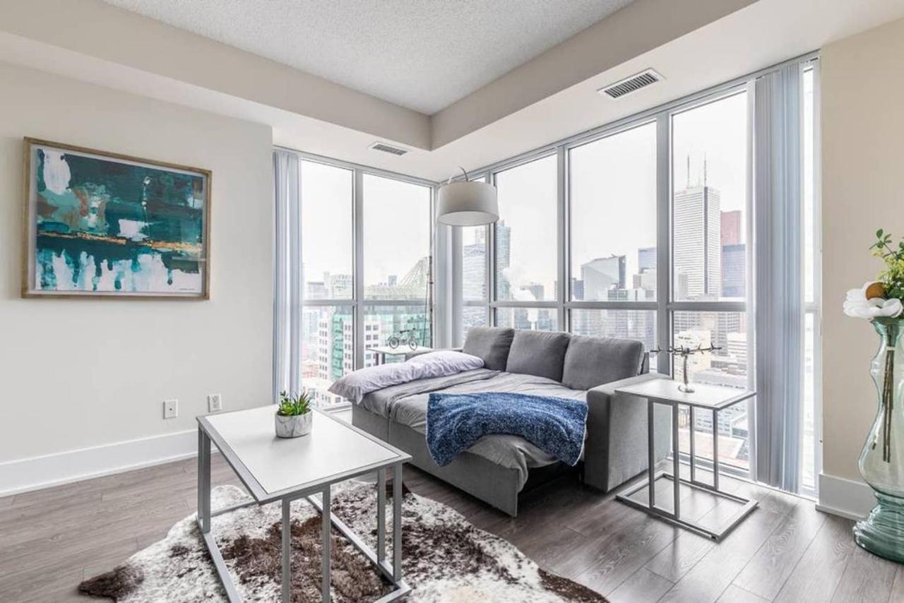 Вилла Stunning Views Of Downtown - Luxury High Rise With King Bed! Торонто Экстерьер фото