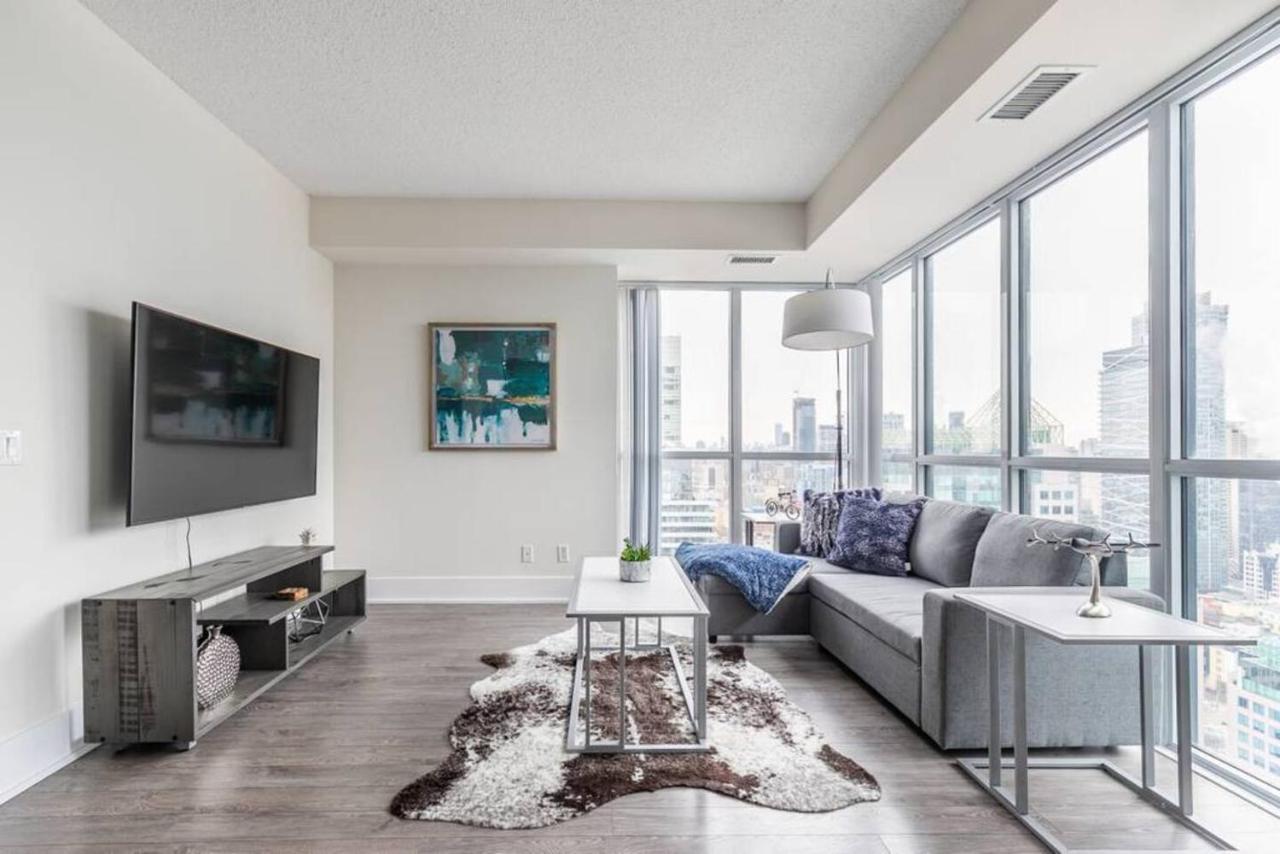 Вилла Stunning Views Of Downtown - Luxury High Rise With King Bed! Торонто Экстерьер фото