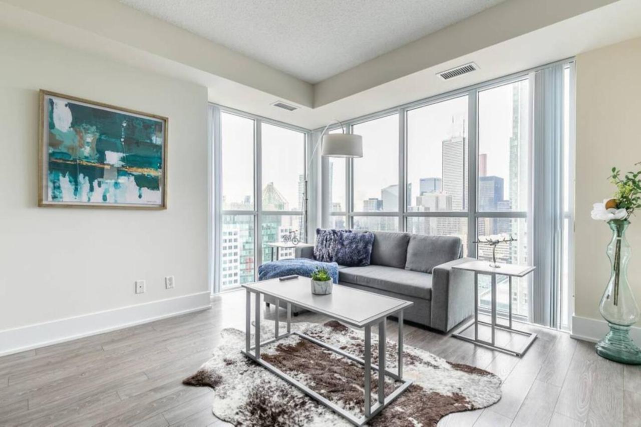Вилла Stunning Views Of Downtown - Luxury High Rise With King Bed! Торонто Экстерьер фото
