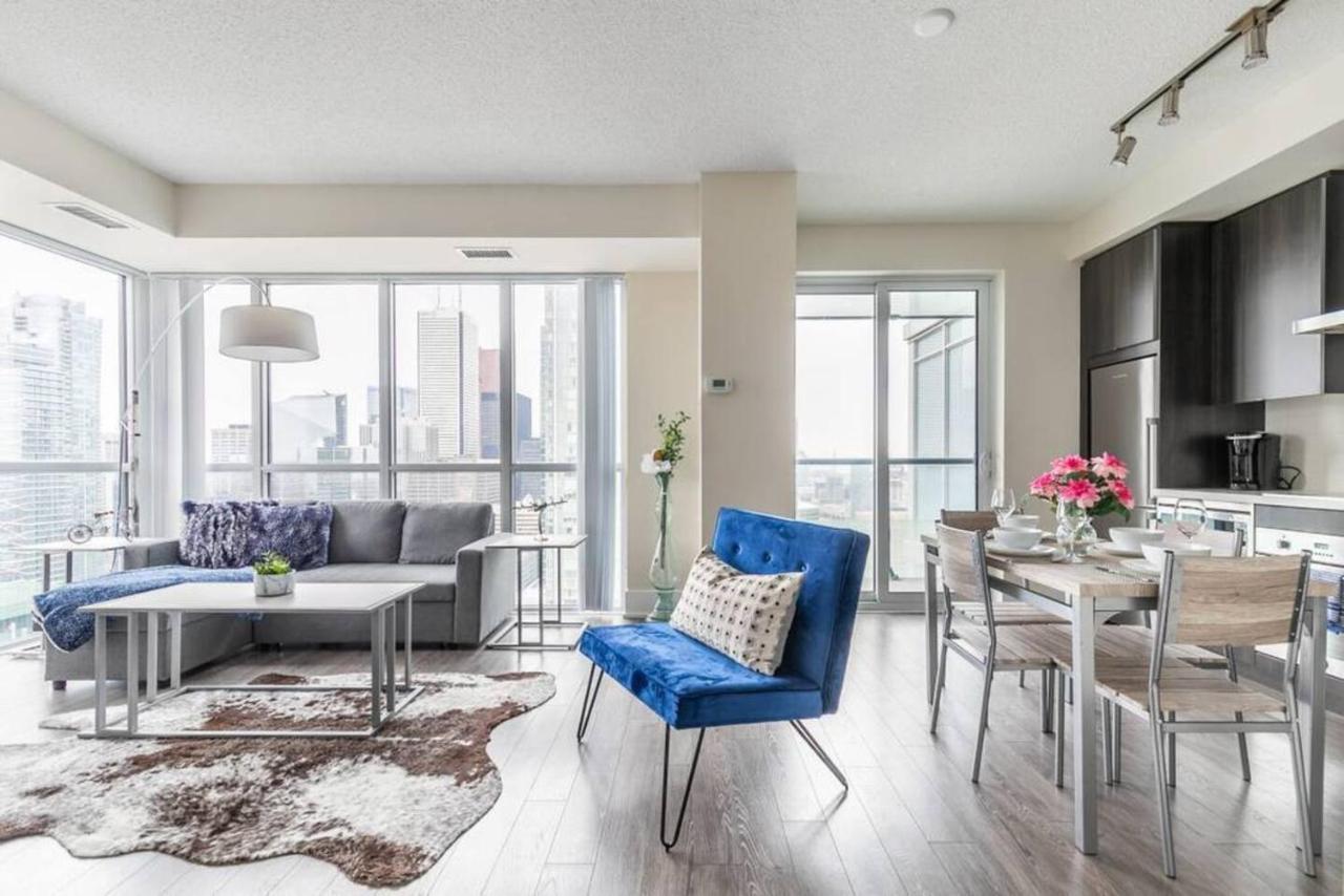 Вилла Stunning Views Of Downtown - Luxury High Rise With King Bed! Торонто Экстерьер фото
