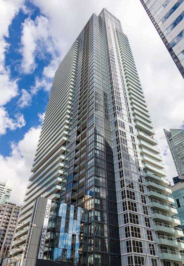 Вилла Stunning Views Of Downtown - Luxury High Rise With King Bed! Торонто Экстерьер фото