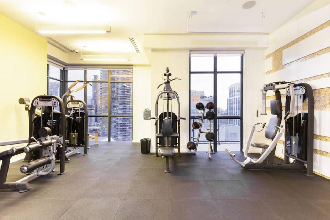 Вилла Stunning Views Of Downtown - Luxury High Rise With King Bed! Торонто Экстерьер фото